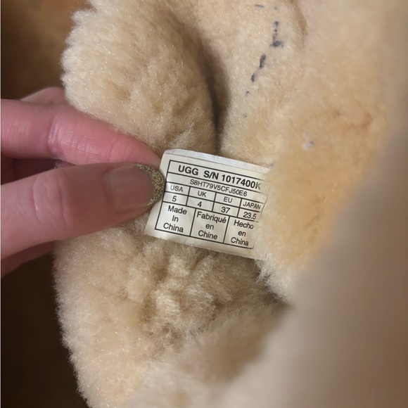 Women’s classic bailey button uggs Size: 5 - Picture 6 of 13